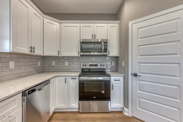 $424,900 | 207 Monroe Drive, Bristol, TN 37620