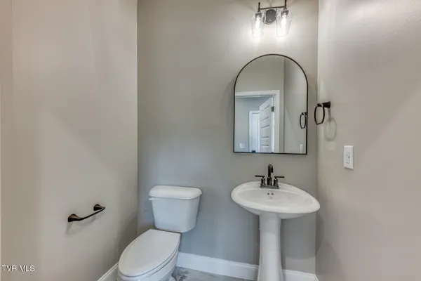 $424,900 | 207 Monroe Drive, Bristol, TN 37620