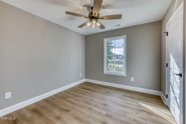 $424,900 | 207 Monroe Drive, Bristol, TN 37620