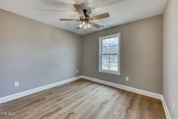 $424,900 | 207 Monroe Drive, Bristol, TN 37620