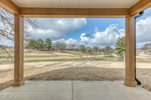 $424,900 | 207 Monroe Drive, Bristol, TN 37620
