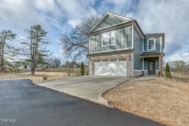 $449,900 | 207 Monroe Drive, Bristol, TN 37620