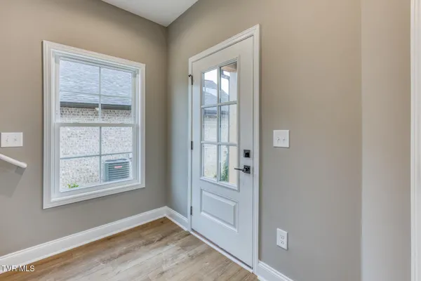 $424,900 | 207 Monroe Drive, Bristol, TN 37620