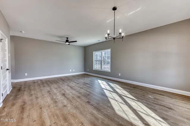 $449,900 | 207 Monroe Drive, Bristol, TN 37620