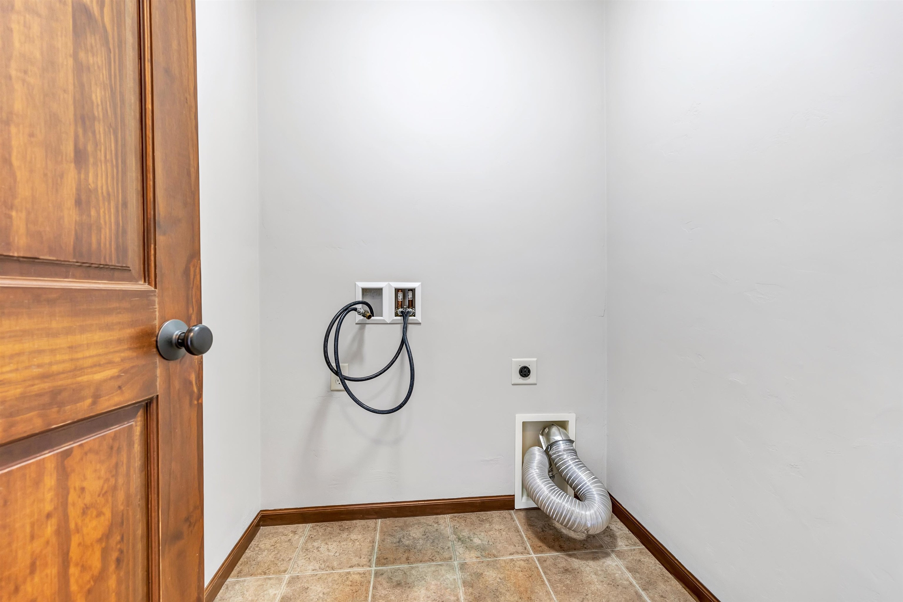 1320 Cardinal Lane Howard, WI 54313 - Photo 16 of 30