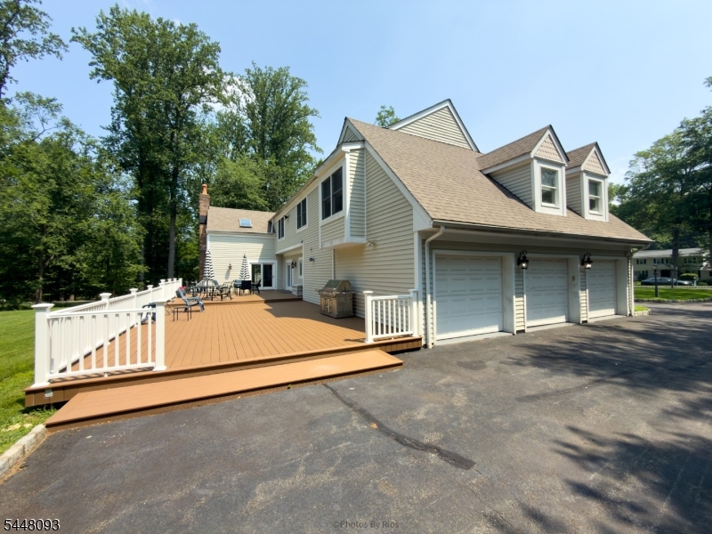 21 Round Top Road Warren, NJ 07059 - Photo 3 of 4