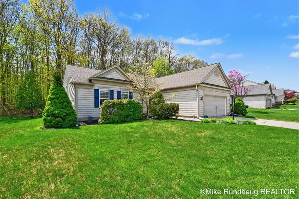 $395,000 | 2060 Glenn Canyon Drive Southeast, Caledonia, MI 49316