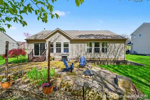 $395,000 | 2060 Glenn Canyon Drive Southeast, Caledonia, MI 49316