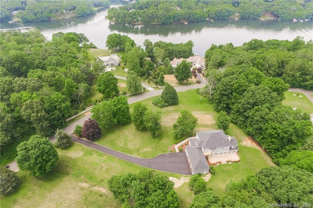 8 Landmark Drive, Bridgewater, CT 06752 Compass