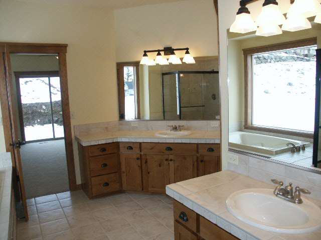 2208 West Stratton Avenue Spokane, WA 99208 - Photo 7 of 9