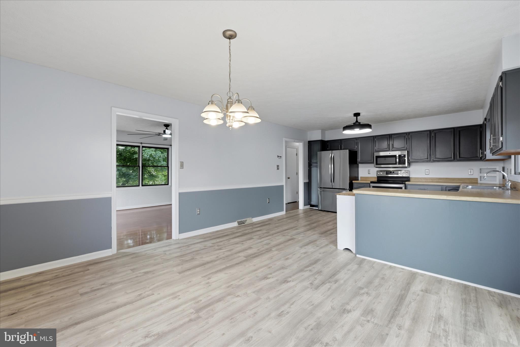 213 Killdeer Road Stephens City, VA 22655 - Photo 8 of 38 Dining Area