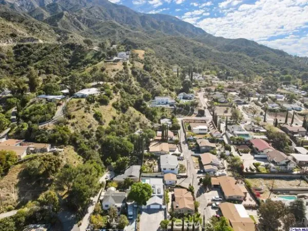 $899,000 | 6951 Bellclaire Street, Tujunga, CA 91042