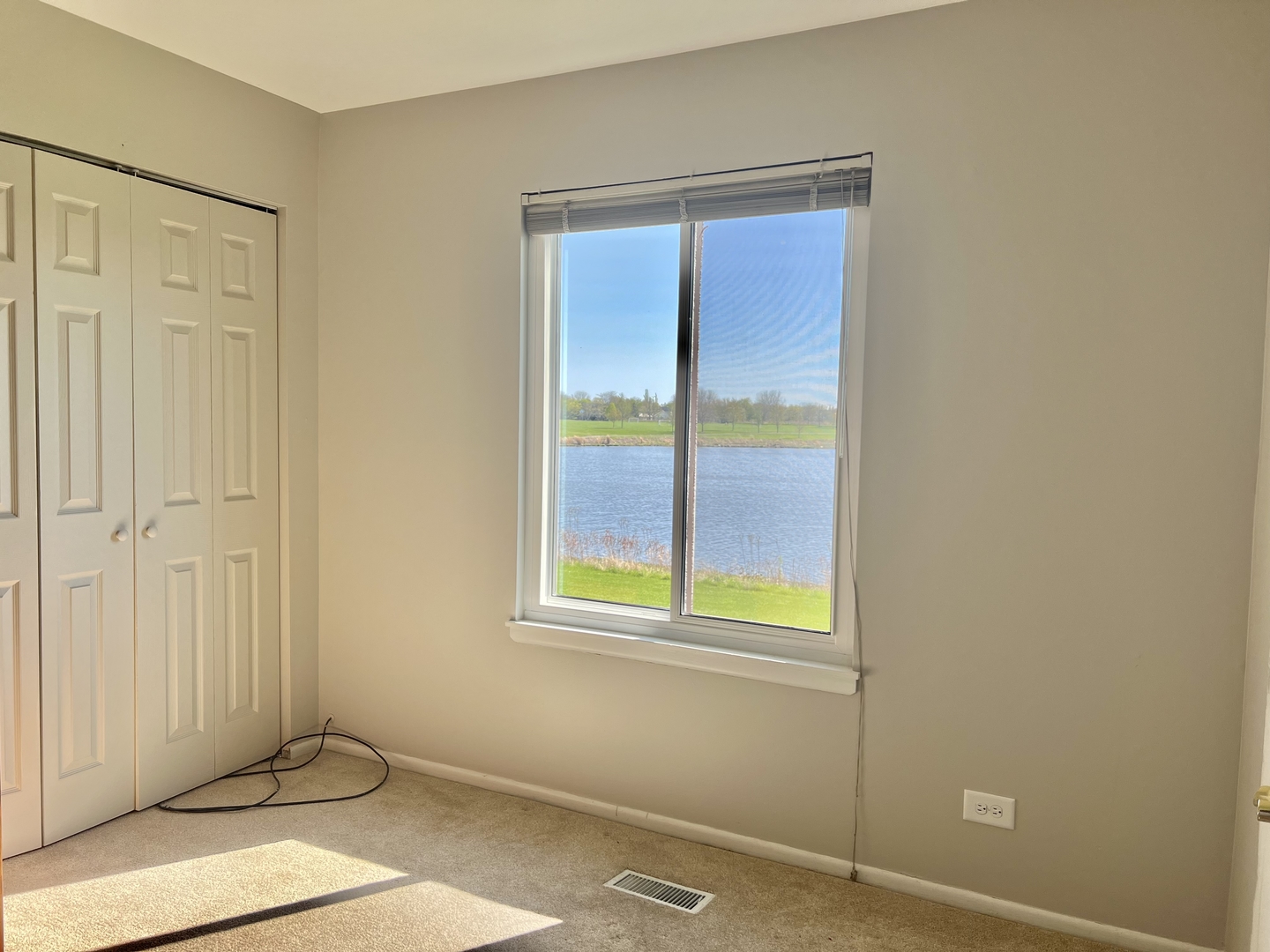 370 Springlake Lane, Unit B Aurora, IL 60504 - Photo 13 of 14