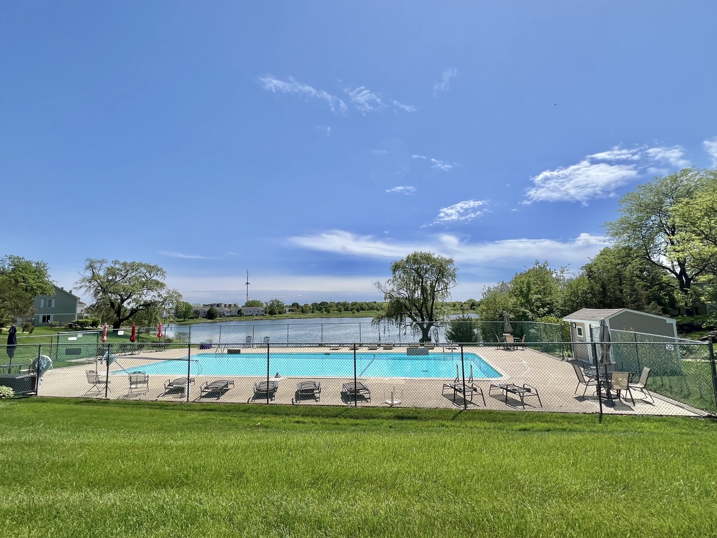 370 Springlake Lane, Unit B Aurora, IL 60504 - Photo 18 of 26 a view of a garden with houses
