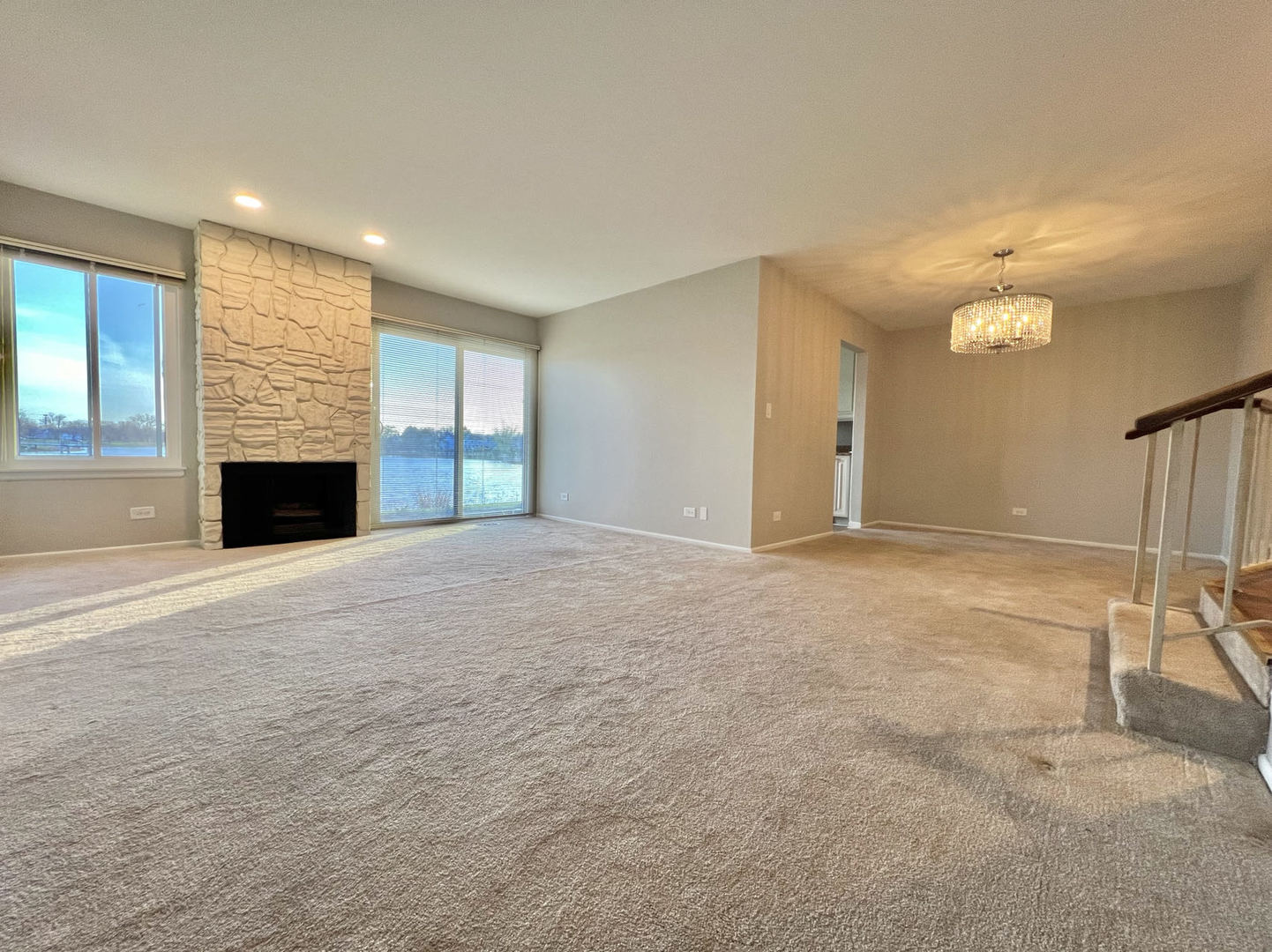 370 Springlake Lane, Unit B Aurora, IL 60504 - Photo 4 of 14