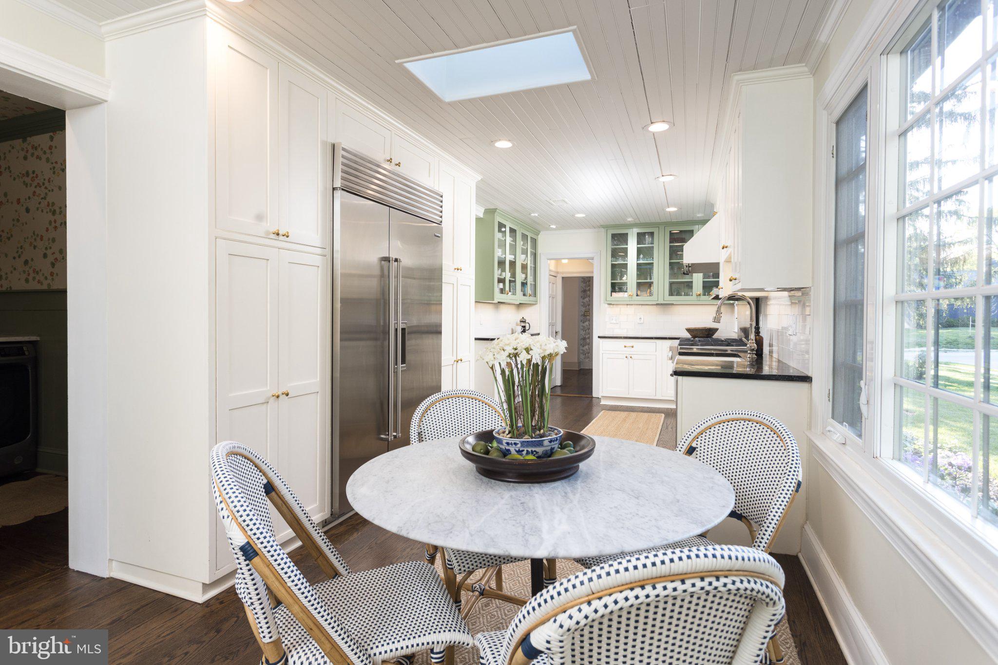 7005 Copeleigh Road Baltimore, MD 21212 - Photo 21 of 51 a view of a dining room with furniture