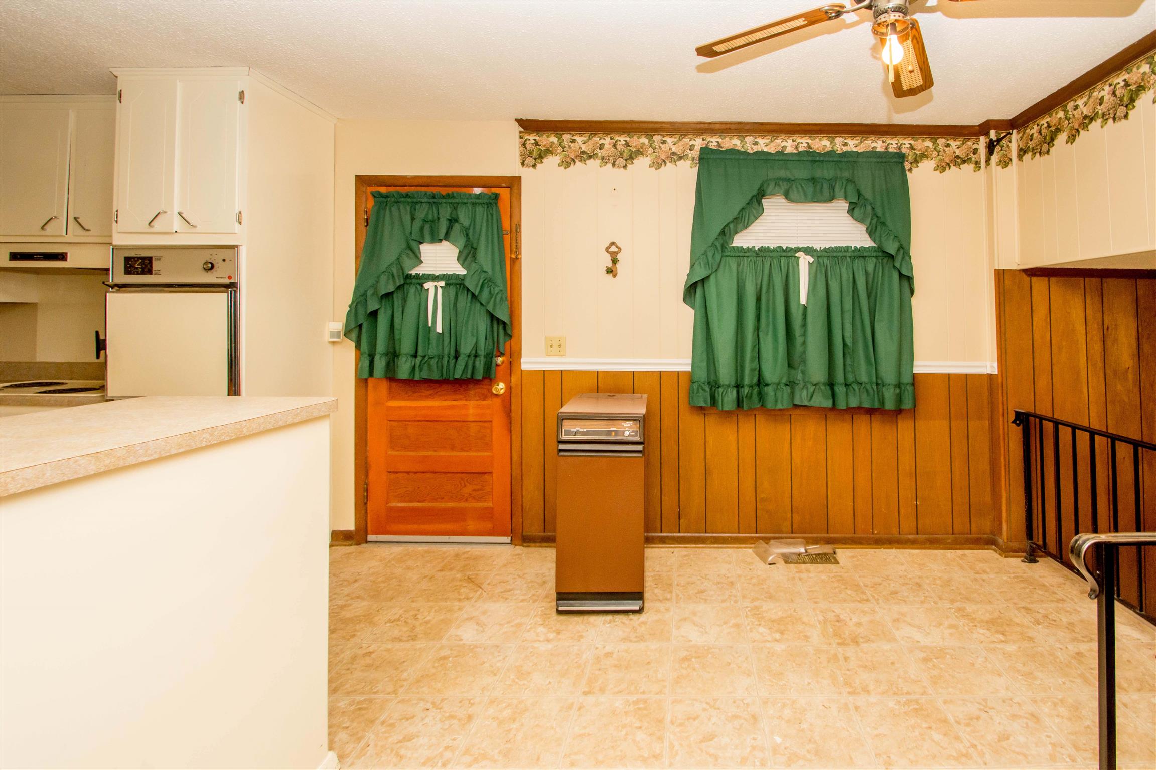 319 Notgrass Road Clarksville, TN 37042 - Photo 5 of 15 a view of a living room