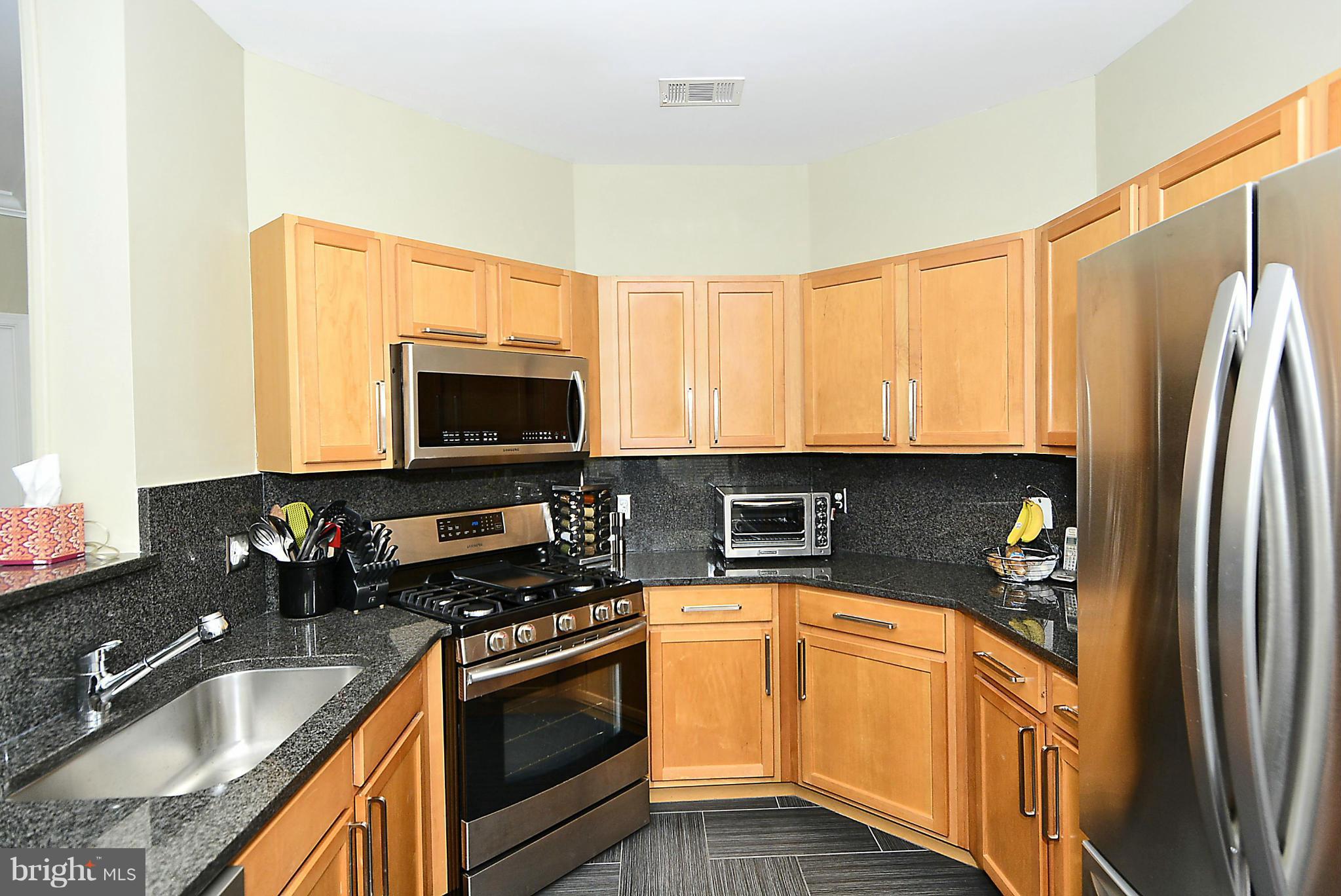 12000 Market Street, Unit 289 Reston, VA 20190 - Photo 7 of 30 Kitchen