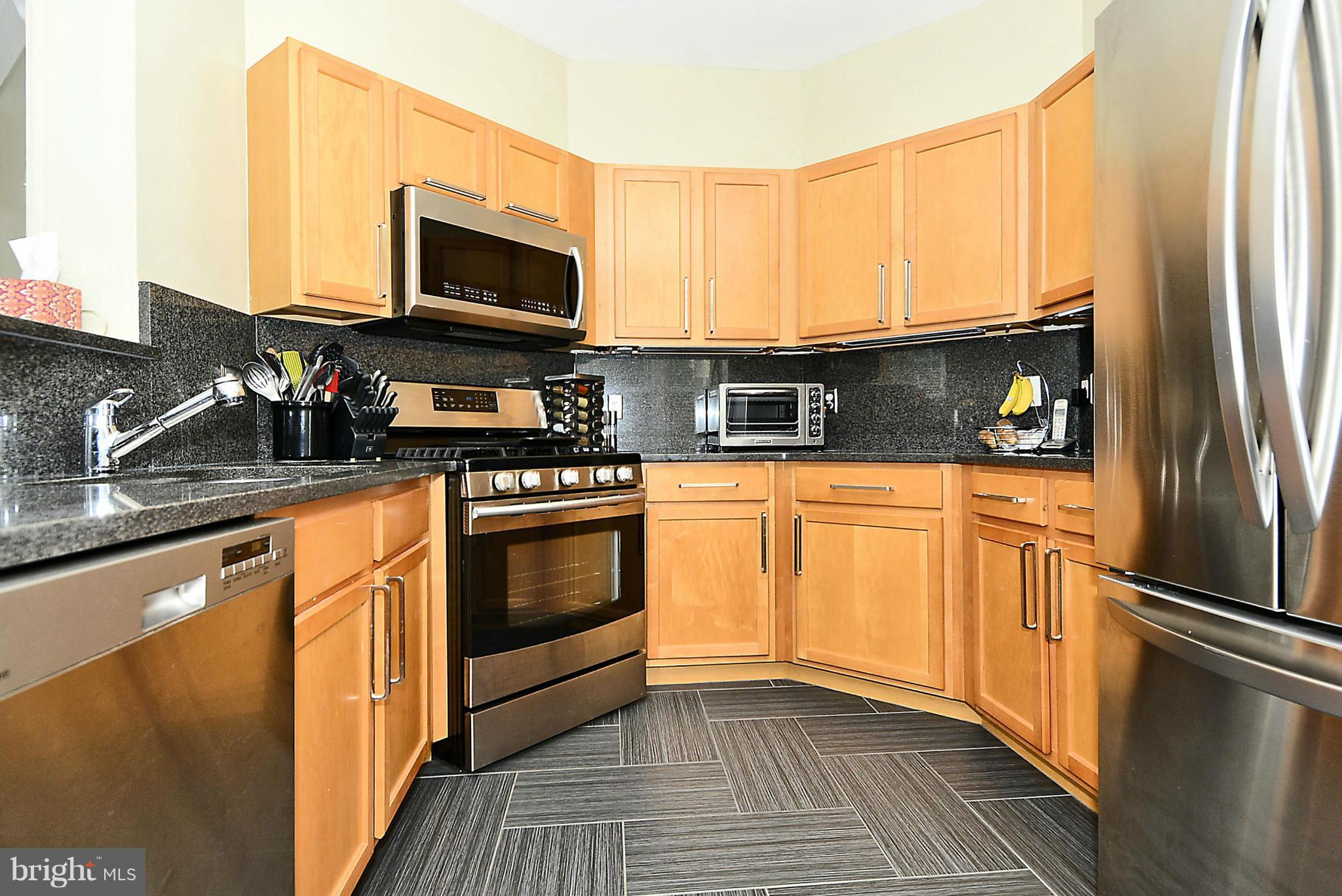 12000 Market Street, Unit 289 Reston, VA 20190 - Photo 8 of 30 Kitchen