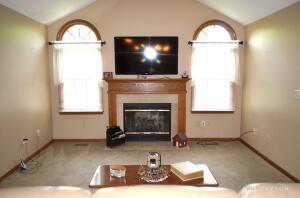 858 Trent Close Springfield, OH 45503 - Photo 2 of 20