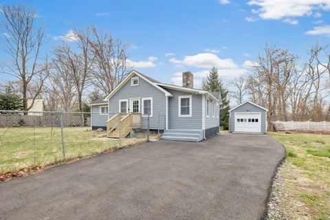 $450,000 | 37 Huckleberry Hill Road, Brookfield, CT 06804