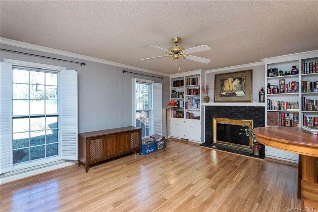 1919 Carmel Ridge Road Charlotte, NC 28226 - Photo 3 of 23 Gallery Image 3