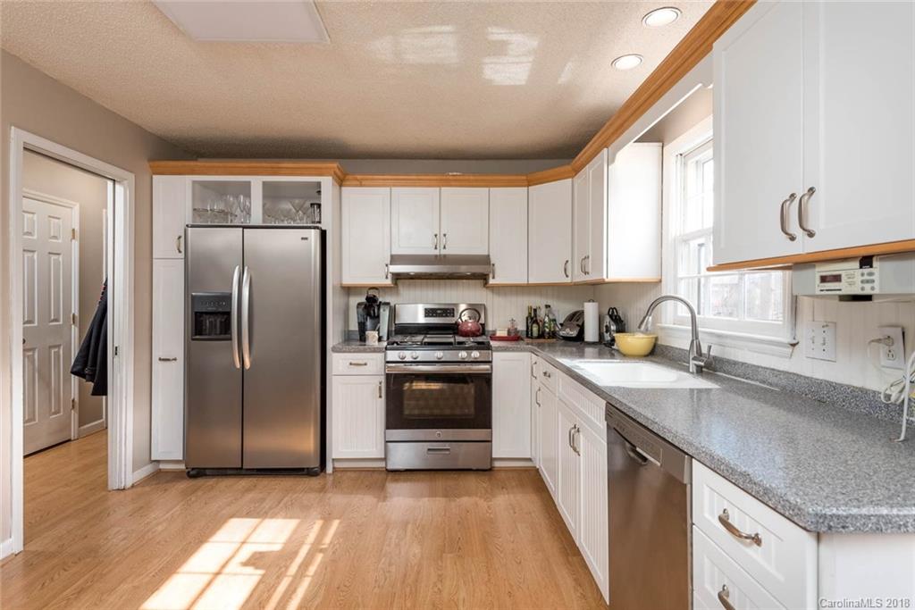 1919 Carmel Ridge Road Charlotte, NC 28226 - Photo 8 of 23 Gallery Image 8