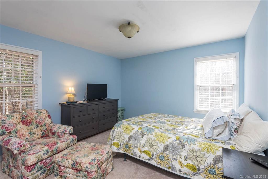 1919 Carmel Ridge Road Charlotte, NC 28226 - Photo 9 of 23 Gallery Image 9