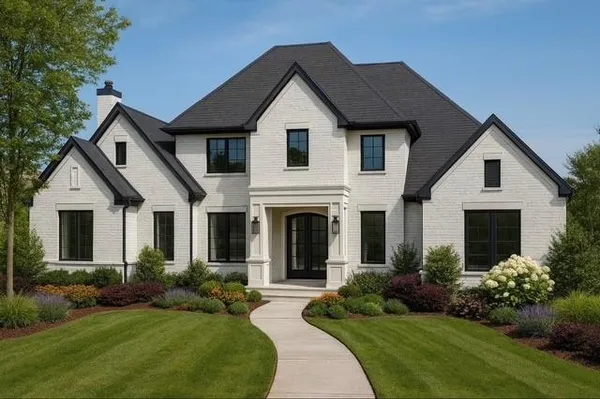 a view of a yard in front of house