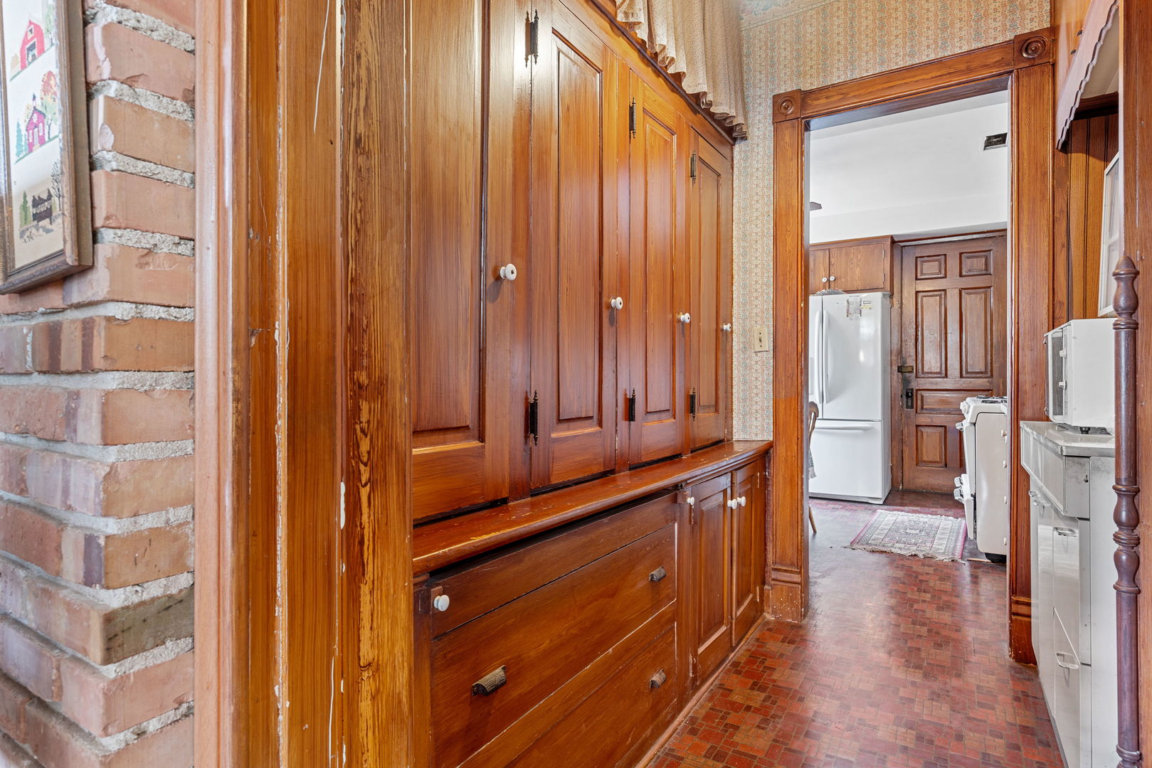 214 South State Street Elgin, IL 60123 - Photo 10 of 36