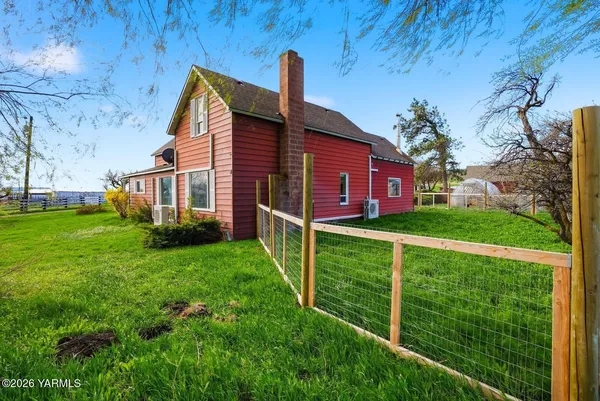 $699,000 | 4410 Thorp Cemetery Road, Thorp, WA 98946