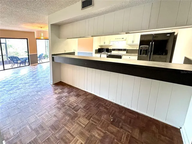 $187,000 | 5454 Saddlebrook Way, Unit 2, Wesley Chapel, FL 33543