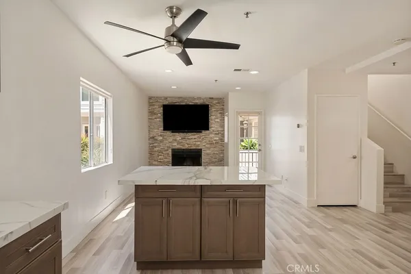 $4,395 | 260 Victoria Street, Unit D4, Costa Mesa, CA 92627