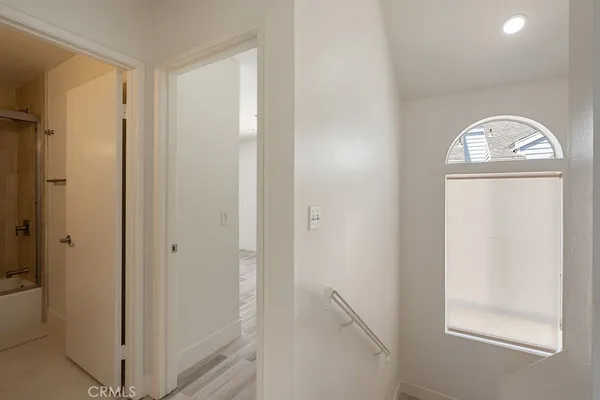 $4,395 | 260 Victoria Street, Unit D4, Costa Mesa, CA 92627