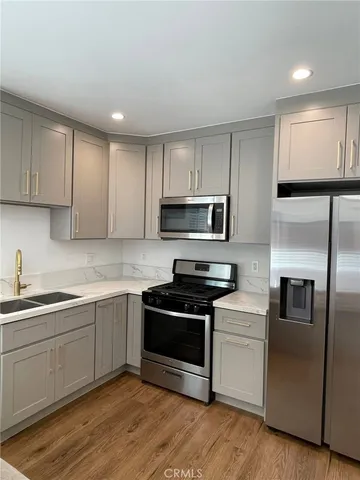 $2,500 | 23519 Aetna Street, Woodland Hills, CA 91367