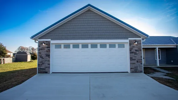 $367,400 | 8124 Catfish Lane, Brookville, IN 47012
