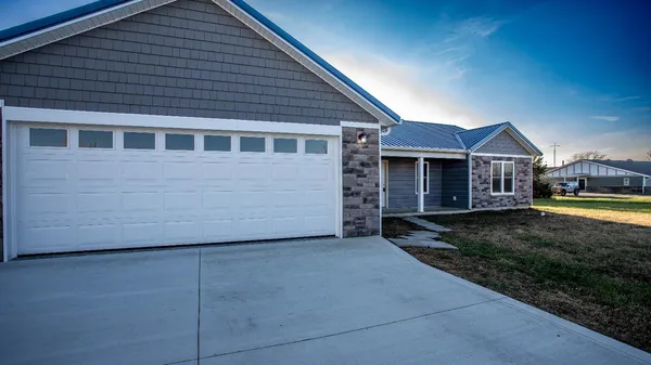 $367,400 | 8124 Catfish Lane, Brookville, IN 47012