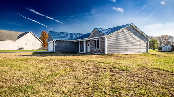 $367,400 | 8124 Catfish Lane, Brookville, IN 47012