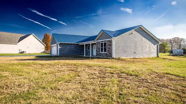 $374,900 | 8124 Catfish Lane, Brookville, IN 47012