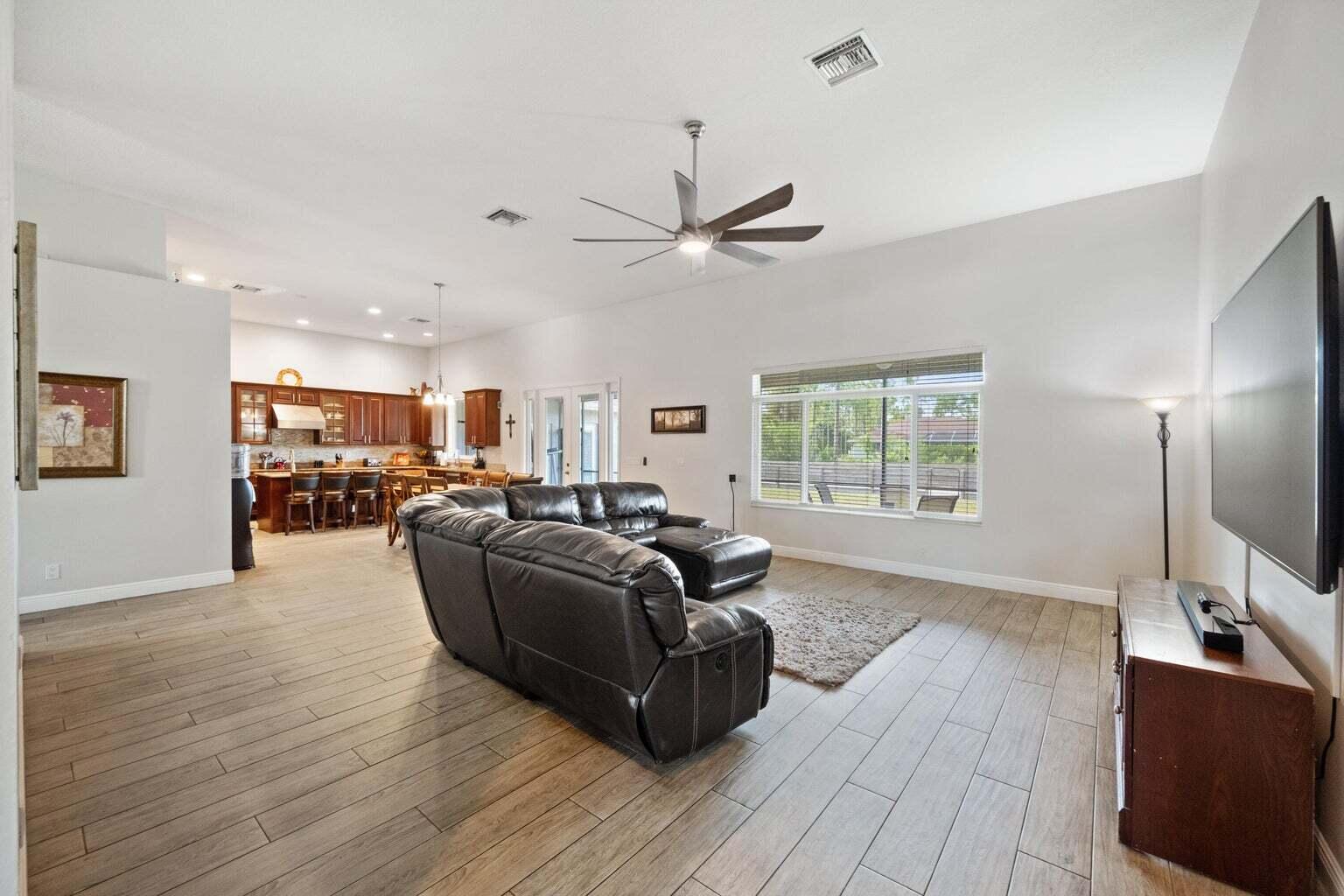 14891 97th Road North The Acreage, FL 33412 - Photo 16 of 51 20230329144330979041000000-o