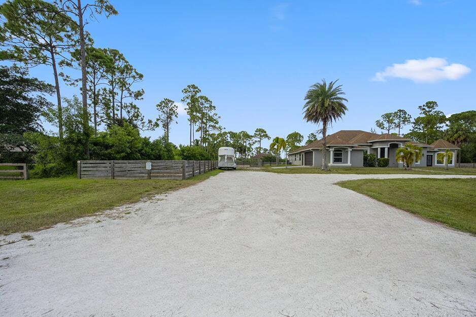14891 97th Road North The Acreage, FL 33412 - Photo 5 of 51 20230331184559001102000000-o