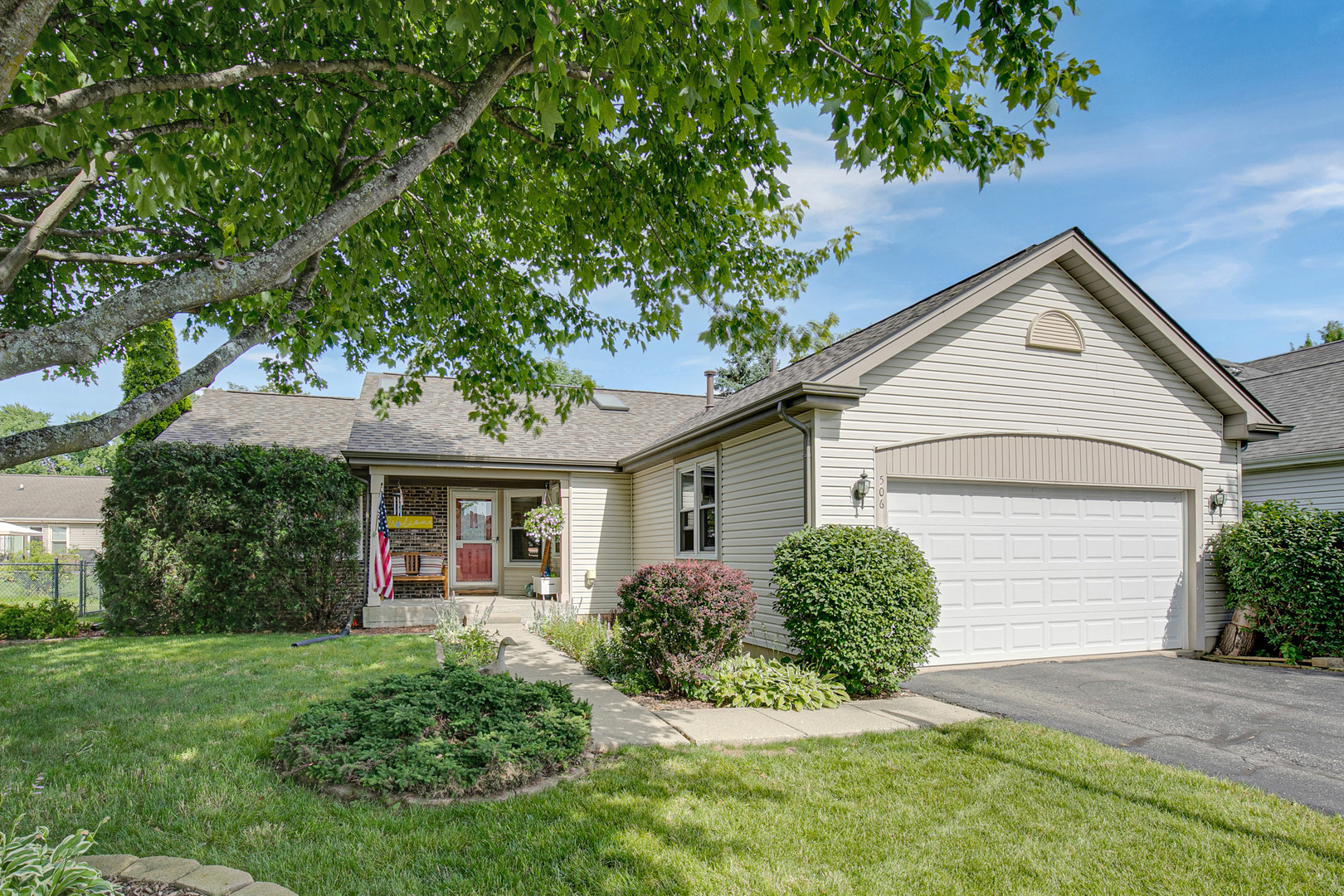506 Indian Ridge Trail Wauconda, IL 60084 - Photo 1 of 32 Gallery Image 1
