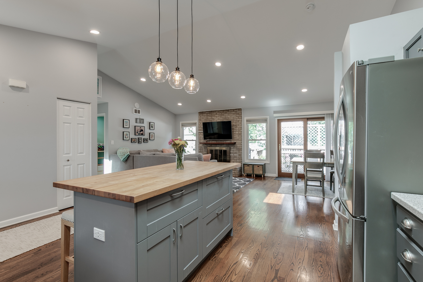 506 Indian Ridge Trail Wauconda, IL 60084 - Photo 6 of 32 Gallery Image 6