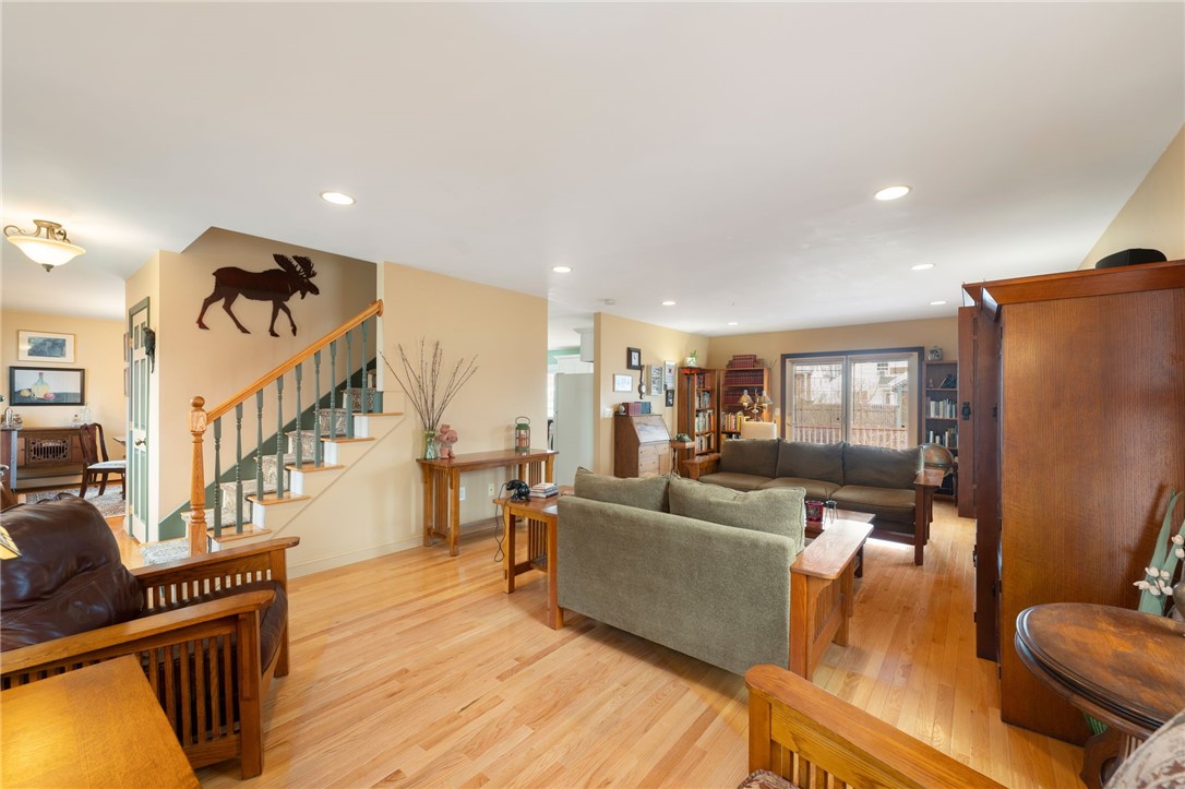 253 Chapmans Avenue Warwick, RI 02886 - Photo 13 of 42