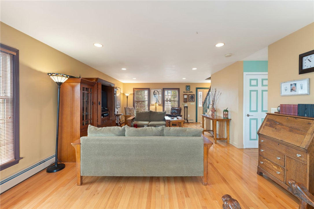 253 Chapmans Avenue Warwick, RI 02886 - Photo 17 of 42