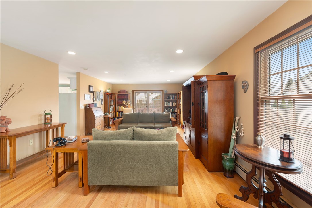 253 Chapmans Avenue Warwick, RI 02886 - Photo 18 of 42