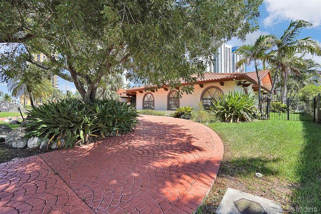 $2,320,000 | 200 Atlantic Isle, Sunny Isles Beach, FL 33160