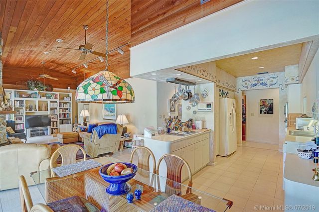 $2,320,000 | 200 Atlantic Isle, Sunny Isles Beach, FL 33160