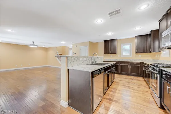 $2,400 | 2057 Self Portrait Street, Henderson, NV 89044