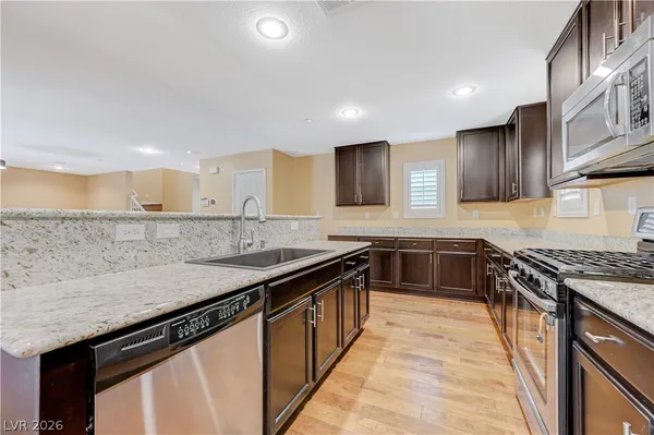 $2,400 | 2057 Self Portrait Street, Henderson, NV 89044